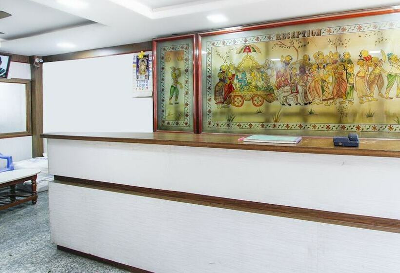 Spot On 49828 Hotel Meenakshi