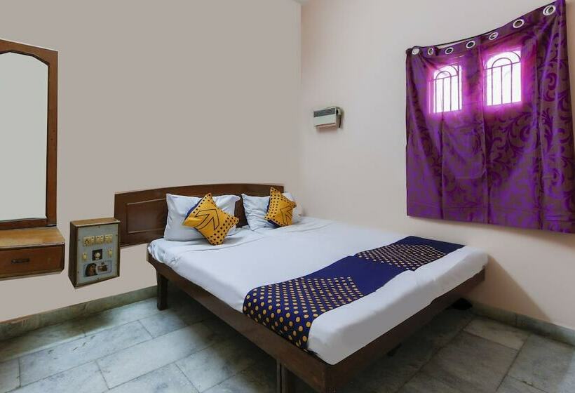 Spot On 49828 Hotel Meenakshi