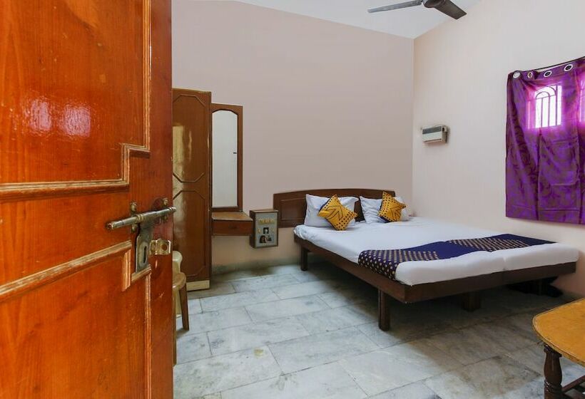 Spot On 49828 Hotel Meenakshi