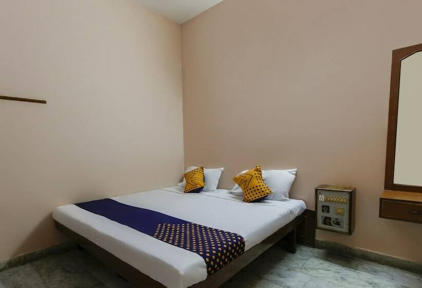 Spot On 49828 Hotel Meenakshi