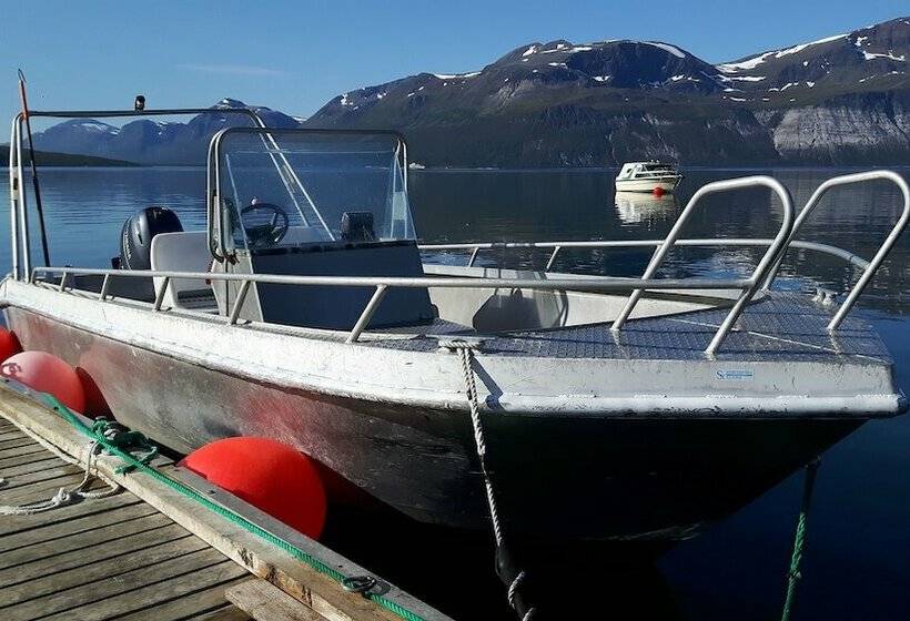 酒店 Svensby Tursenter