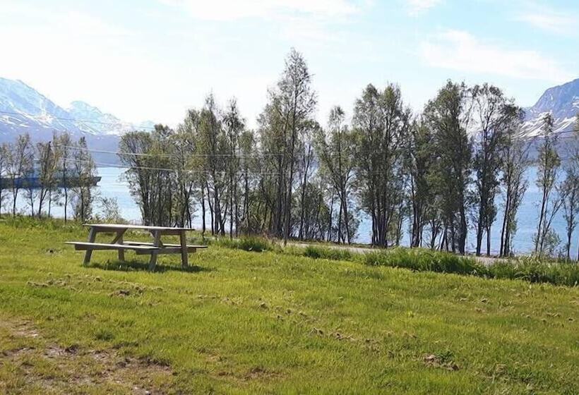 酒店 Svensby Tursenter