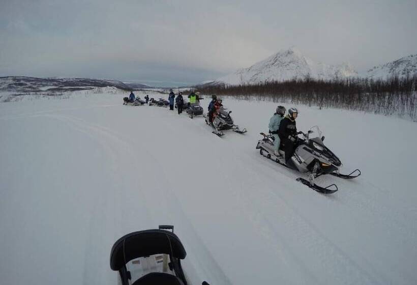 酒店 Svensby Tursenter