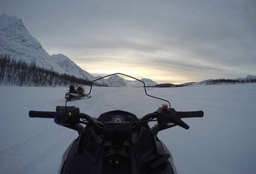 酒店 Svensby Tursenter