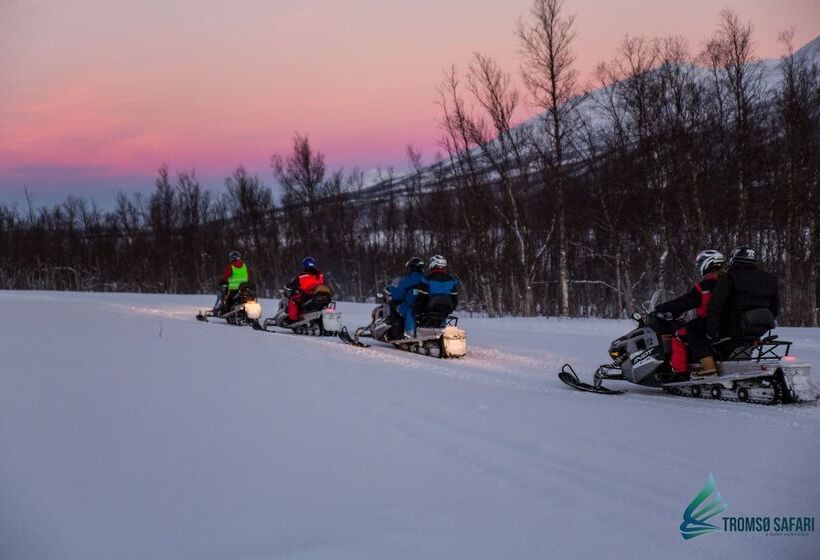 酒店 Svensby Tursenter