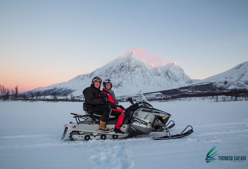 酒店 Svensby Tursenter