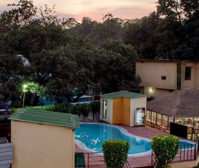 בית מלון כפרי Symphony By Devbhoomi Corbett Resort