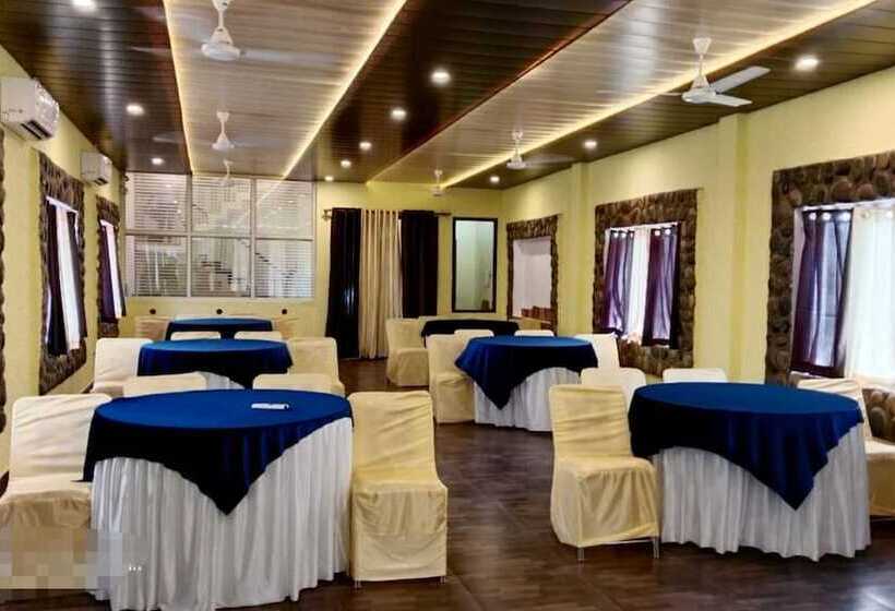 בית מלון כפרי Symphony By Devbhoomi Corbett Resort