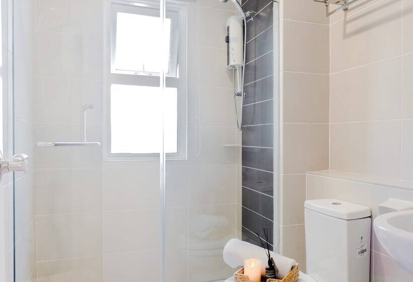 Отель The Haven Lakeside Suites By Verve