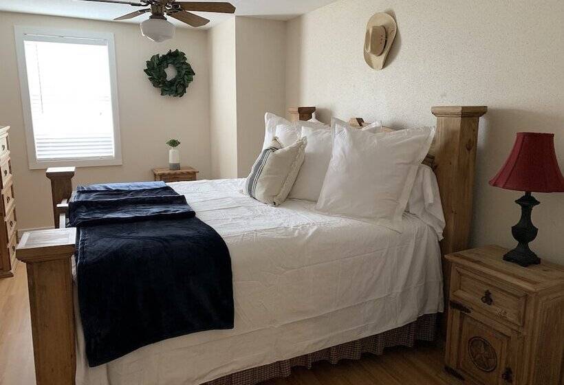 فندق The Schmitz Bed & Breakfast