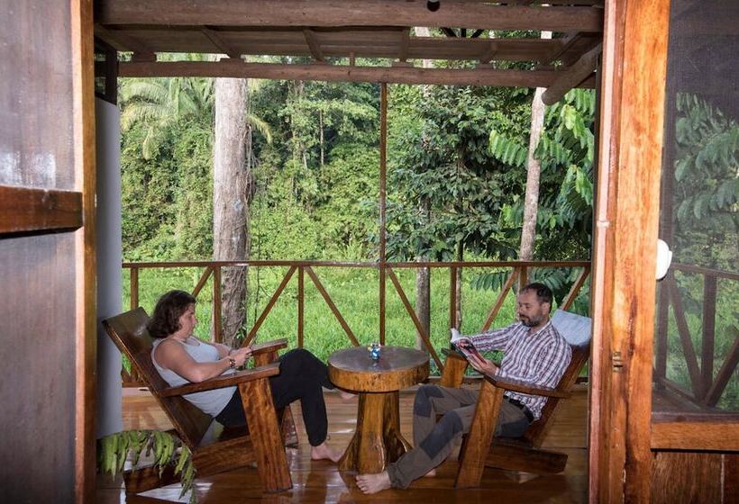 هتل Tres Chimbadas Lake Lodge