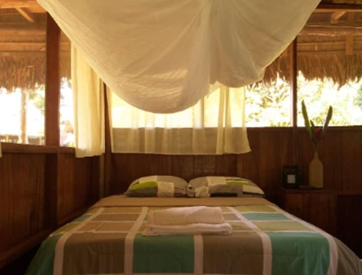 هتل Tres Chimbadas Lake Lodge