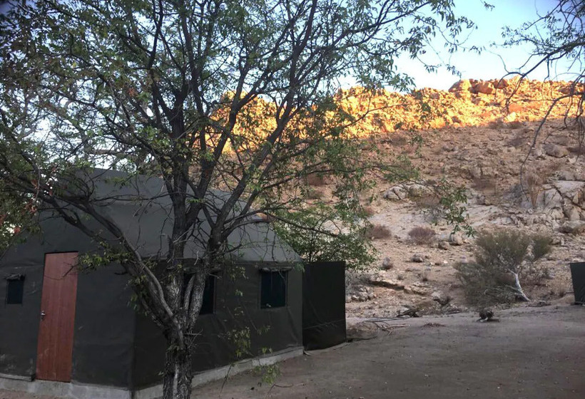 旅馆 Twyfelfontein Tented Camp