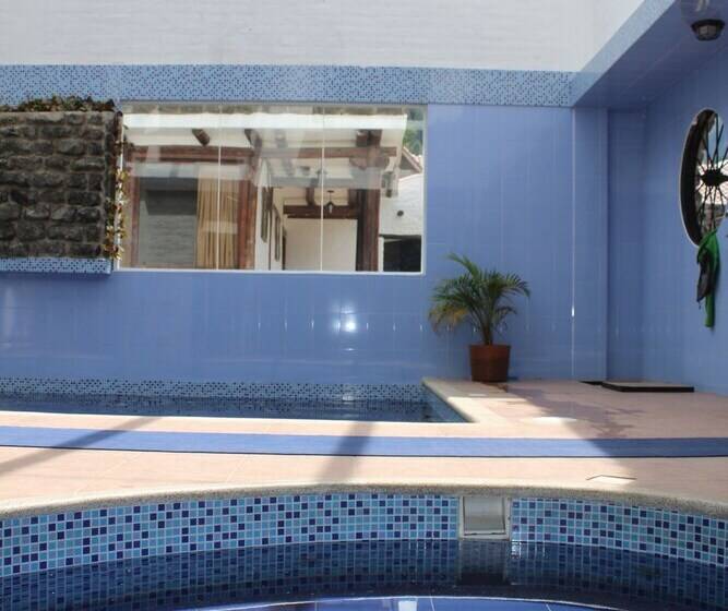 هتل Ulba Hosteria