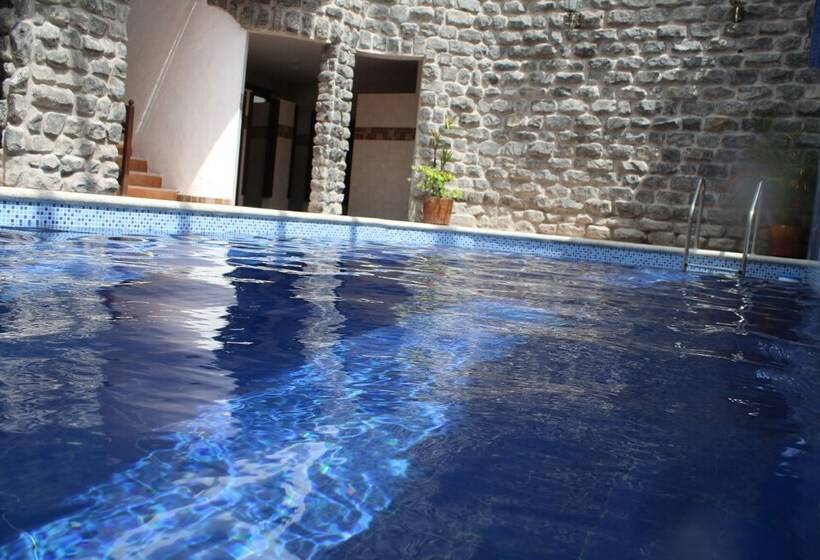 호텔 Ulba Hosteria