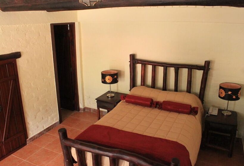 هتل Ulba Hosteria