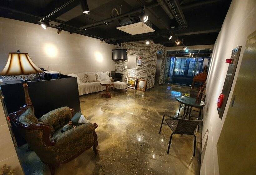 Vallas Hotel & Guest House