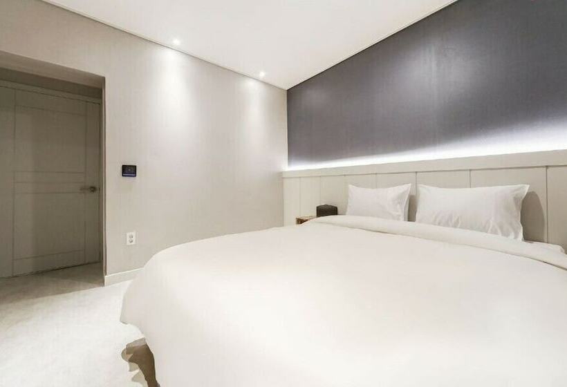 Vallas Hotel & Guest House