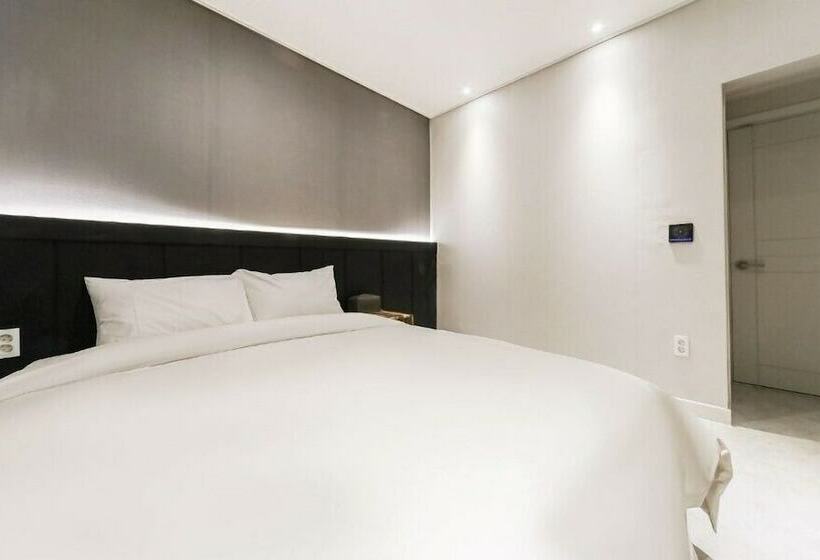 Vallas Hotel & Guest House