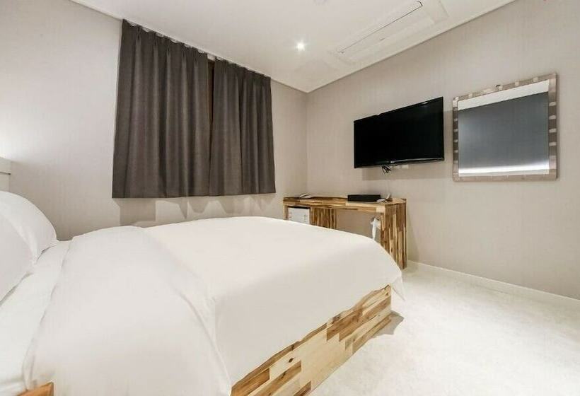 Vallas Hotel & Guest House