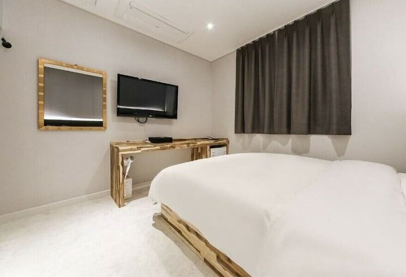 Vallas Hotel & Guest House