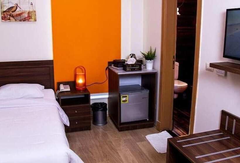 هتل Vibes Hostel & Spa