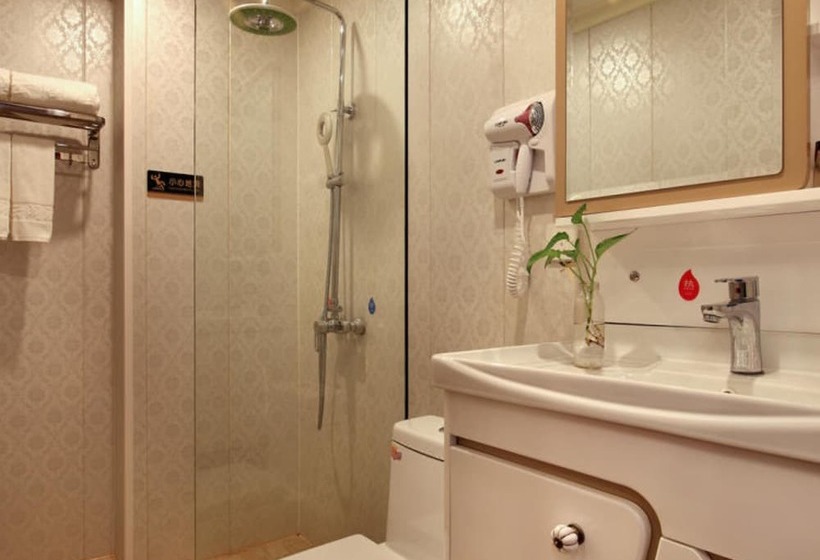 Отель Yangshuo Qingyunge