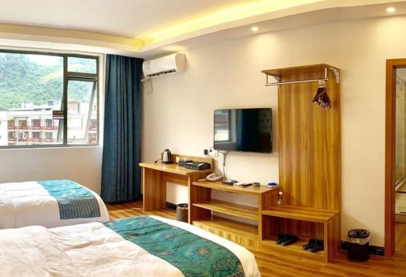 Отель Yangshuo Qingyunge