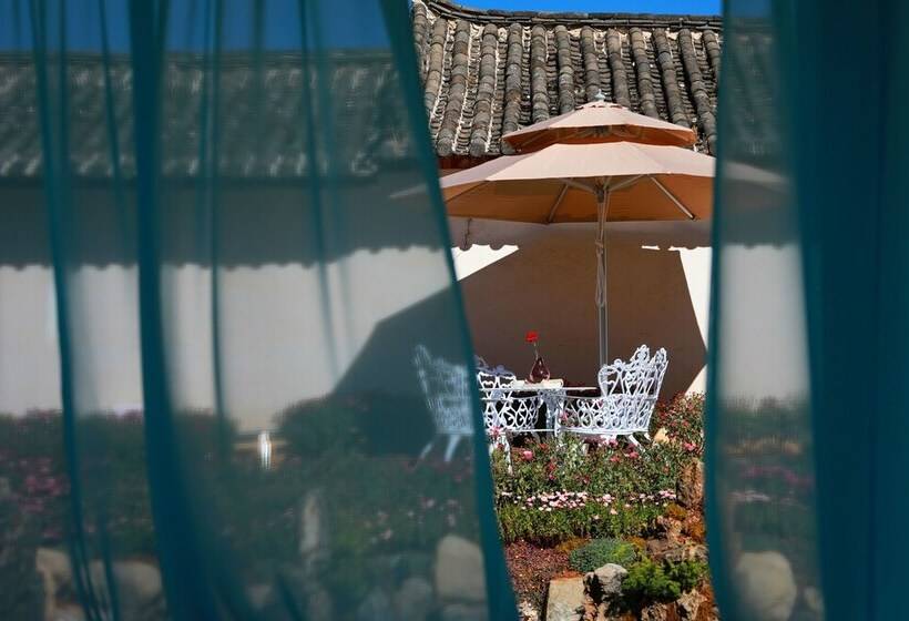 Hua Linglong Courtyard Inn