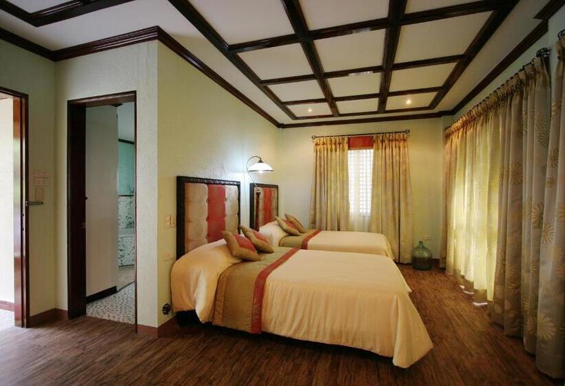 Kamayan Sa Palaisdaan Hotel And Resort