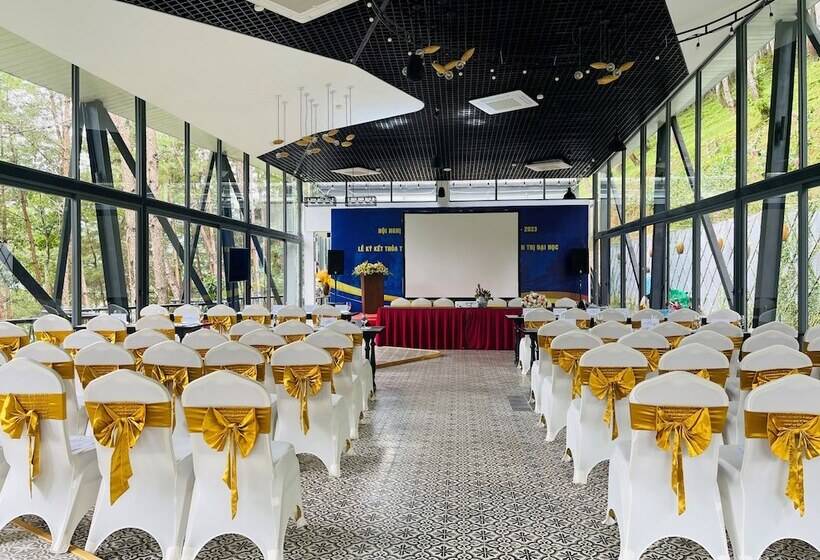 Le Champ Tu Le Resort Hot Spring & Spa