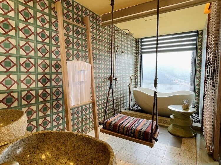 Le Champ Tu Le Resort Hot Spring & Spa