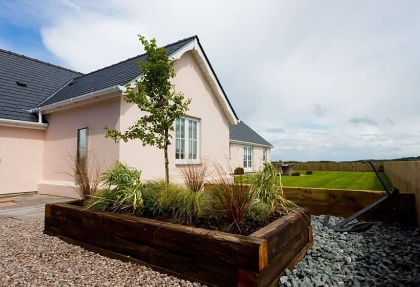 Lligwy Beach Cottage