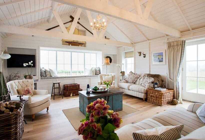 Lligwy Beach Cottage