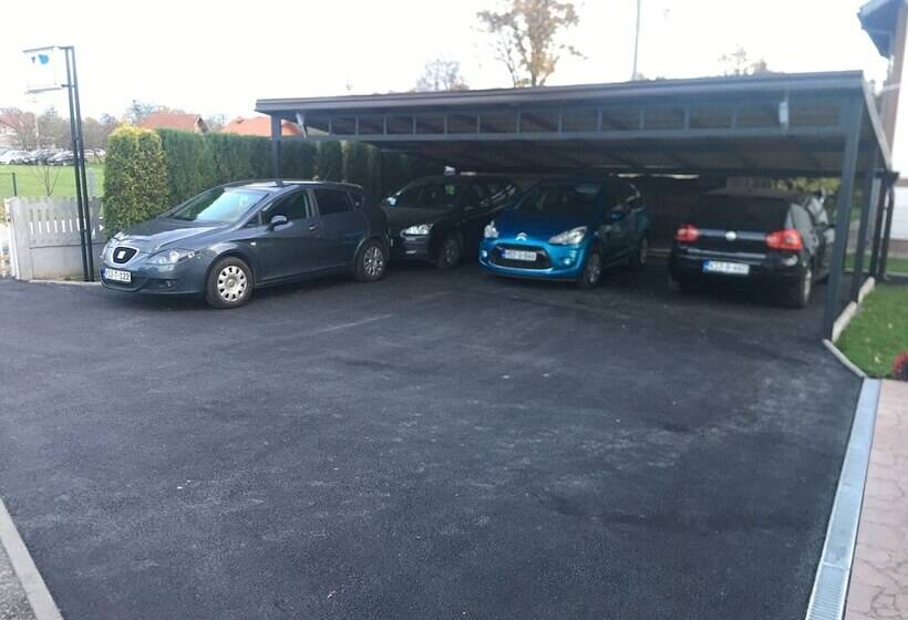 پانسیون Apartmani Denis