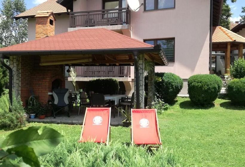 پانسیون Apartmani Denis