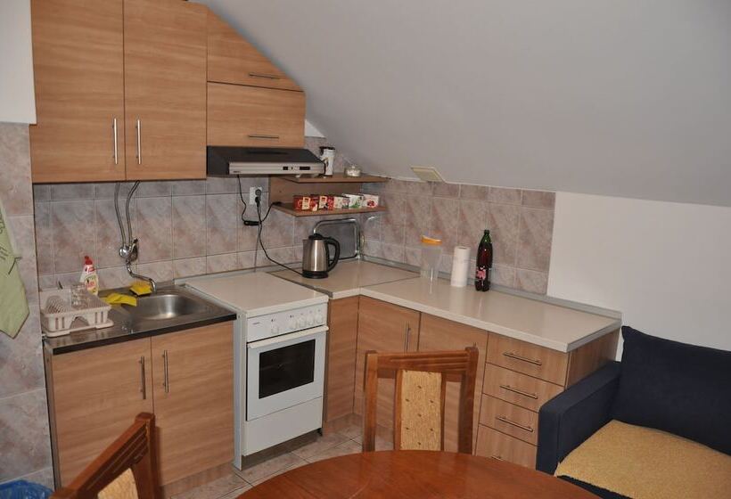پانسیون Apartmani Denis
