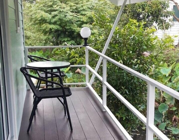 פנסיון Baan Ing Tara Salaya