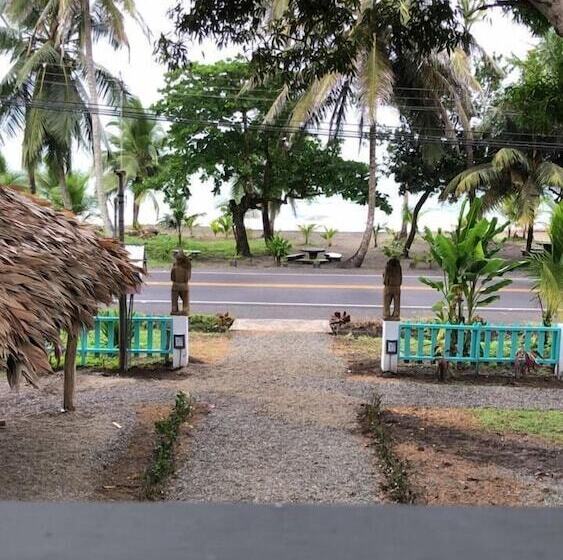 بنسيون Colores Hostel