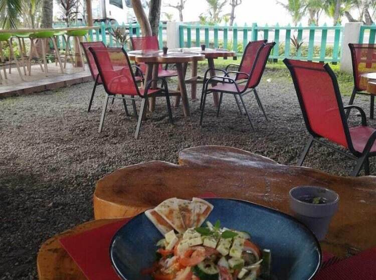 بنسيون Colores Hostel