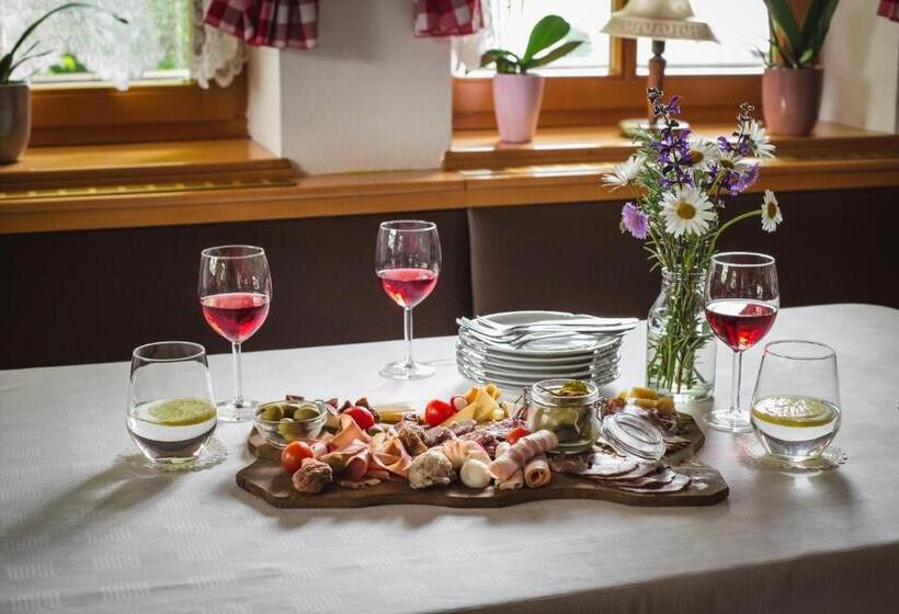 پانسیون Gostilna Logar