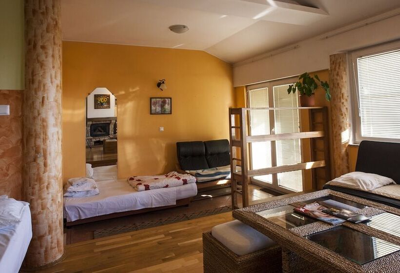 پانسیون Guest House čelan