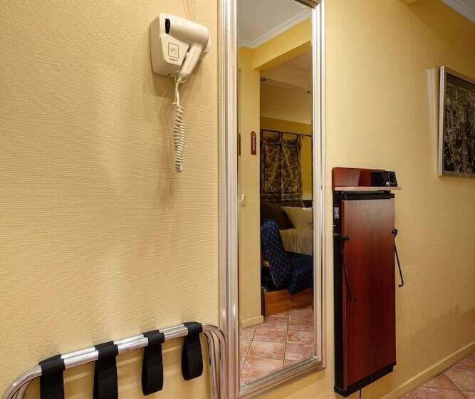 פנסיון Høland Gaardsmotell