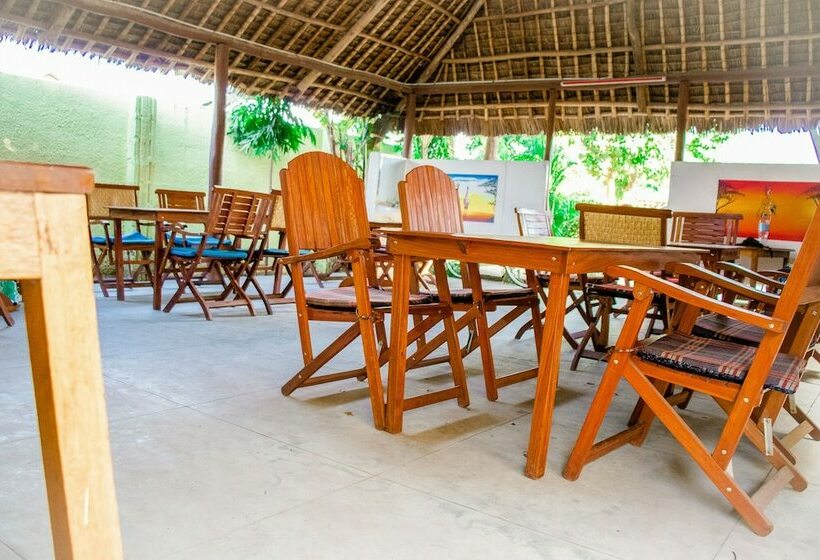 پانسیون Msafiri Lodge