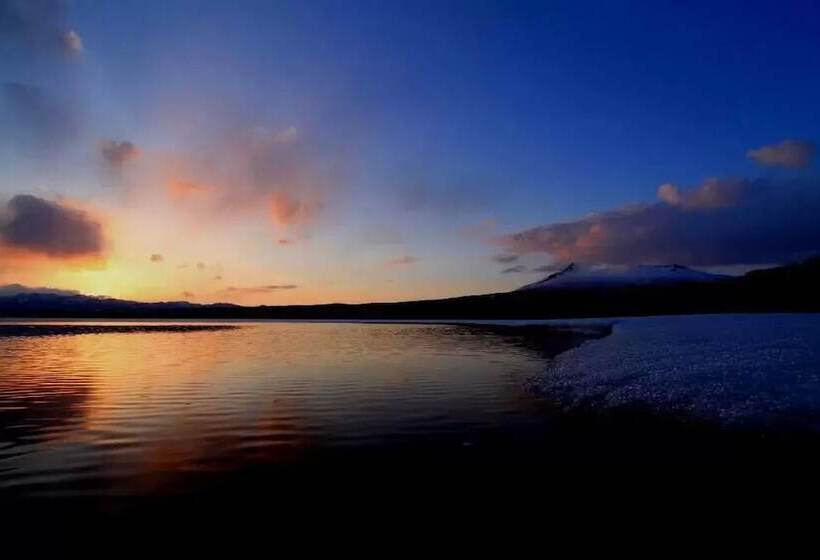 פנסיון Onuma Lakeside Cottage