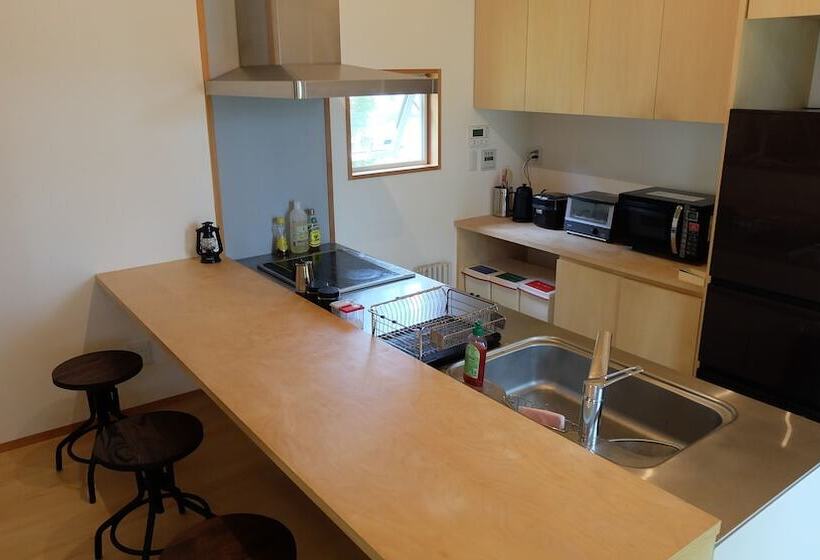 פנסיון Onuma Lakeside Cottage