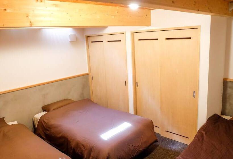 פנסיון Onuma Lakeside Cottage