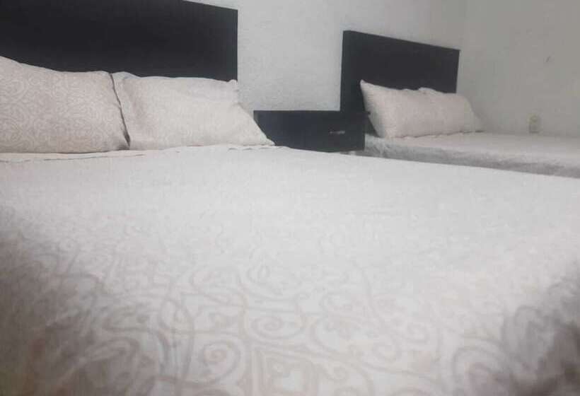 بنسيون Posada Real Mojica