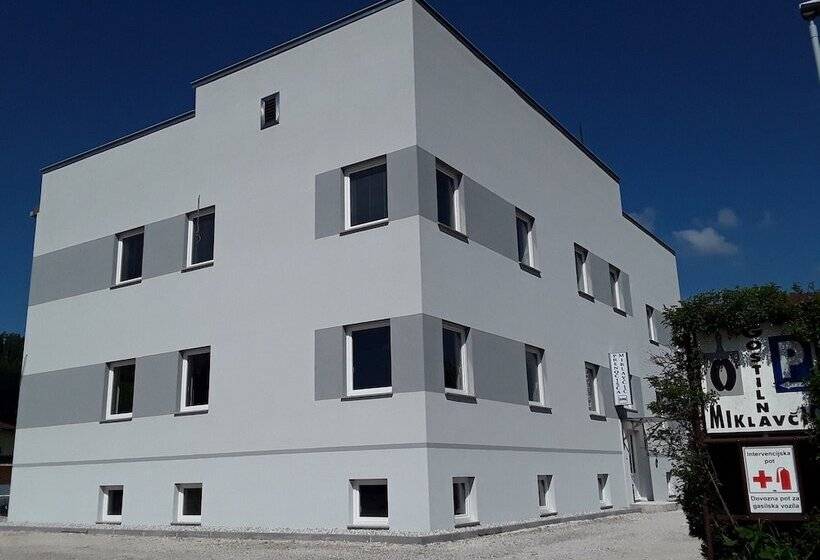 پانسیون Prenočišča Miklavčič