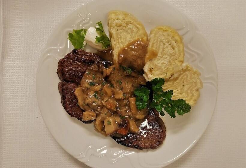 پانسیون Prenočišča Miklavčič